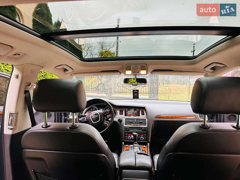 Позашляховик / Кросовер Audi Q7 2010 в Грушево