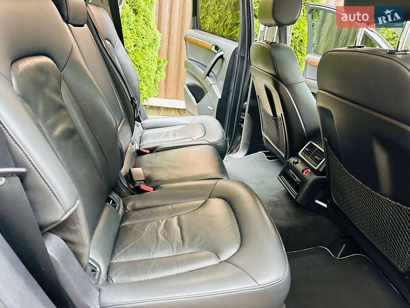 Позашляховик / Кросовер Audi Q7 2010 в Грушево