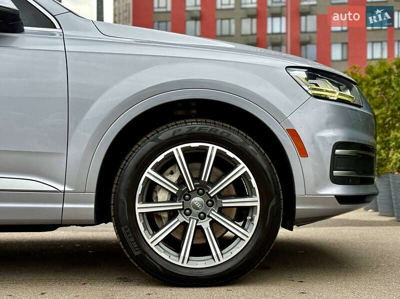 Позашляховик / Кросовер Audi Q7 2017 в Києві