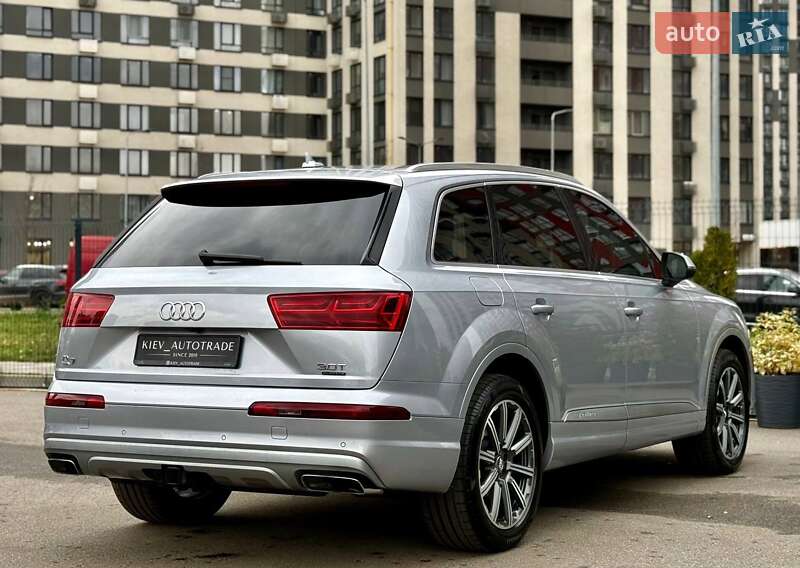 Позашляховик / Кросовер Audi Q7 2017 в Києві