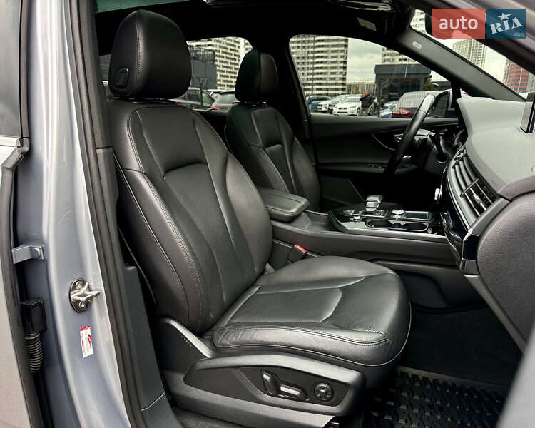 Позашляховик / Кросовер Audi Q7 2017 в Києві