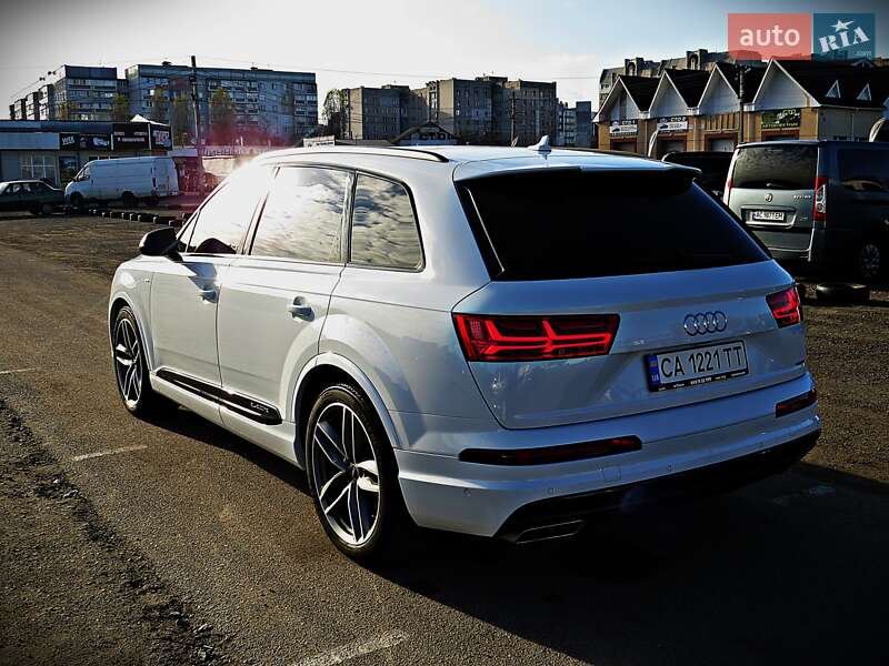 Позашляховик / Кросовер Audi Q7 2016 в Черкасах