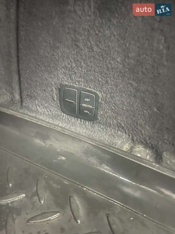 Позашляховик / Кросовер Audi Q7 2013 в Полтаві