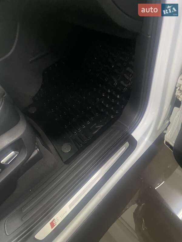 Позашляховик / Кросовер Audi Q7 2013 в Полтаві