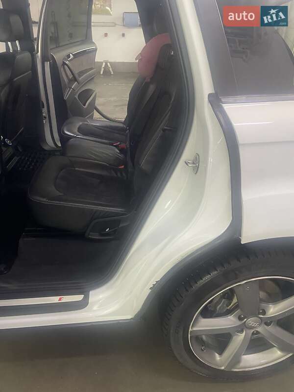 Позашляховик / Кросовер Audi Q7 2013 в Полтаві