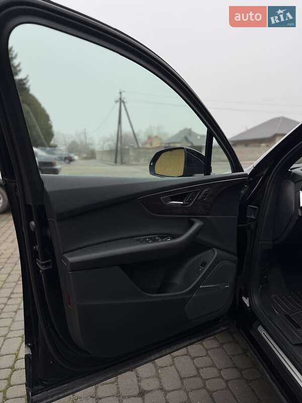 Позашляховик / Кросовер Audi Q7 2019 в Тернополі