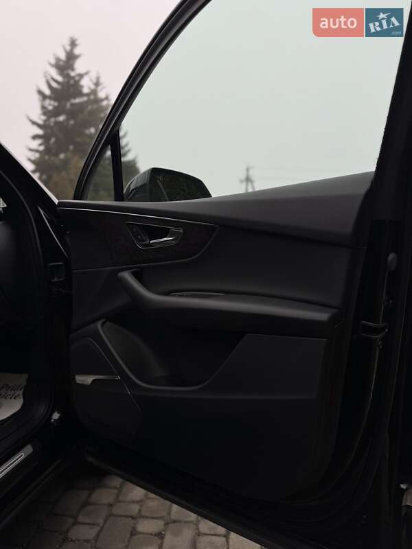 Позашляховик / Кросовер Audi Q7 2019 в Тернополі