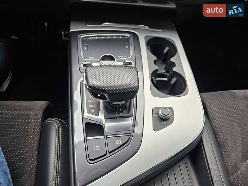 Внедорожник / Кроссовер Audi Q7 2019 в Киеве