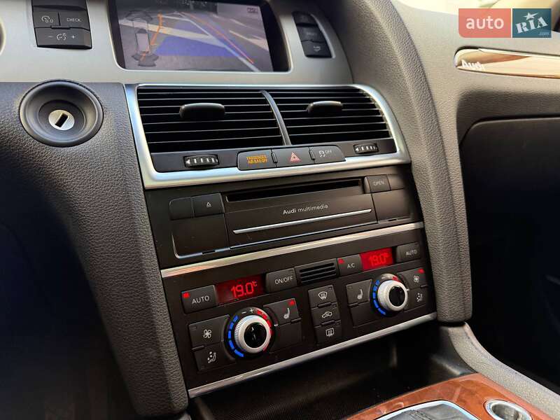 Внедорожник / Кроссовер Audi Q7 2015 в Киеве