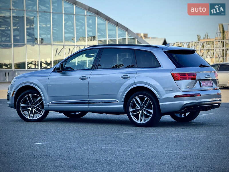 Позашляховик / Кросовер Audi Q7 2017 в Києві