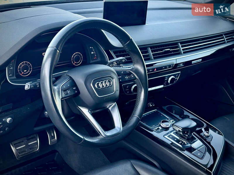 Позашляховик / Кросовер Audi Q7 2017 в Києві
