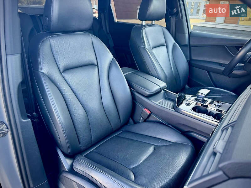 Позашляховик / Кросовер Audi Q7 2017 в Києві