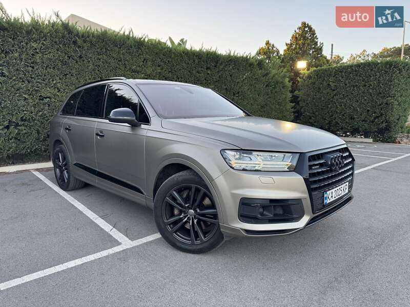 Внедорожник / Кроссовер Audi Q7 2016 в Киеве