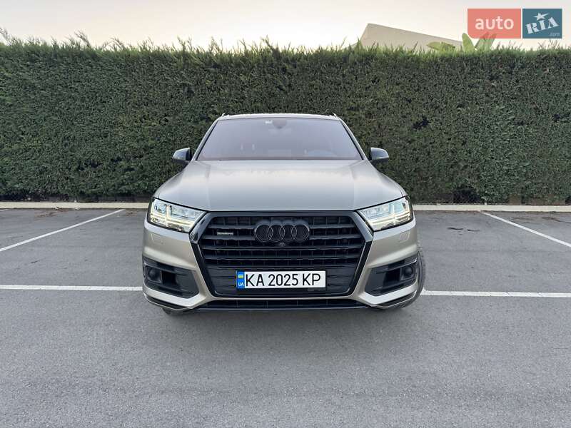 Внедорожник / Кроссовер Audi Q7 2016 в Киеве