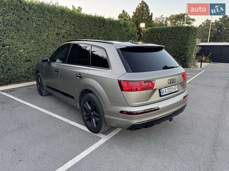 Внедорожник / Кроссовер Audi Q7 2016 в Киеве