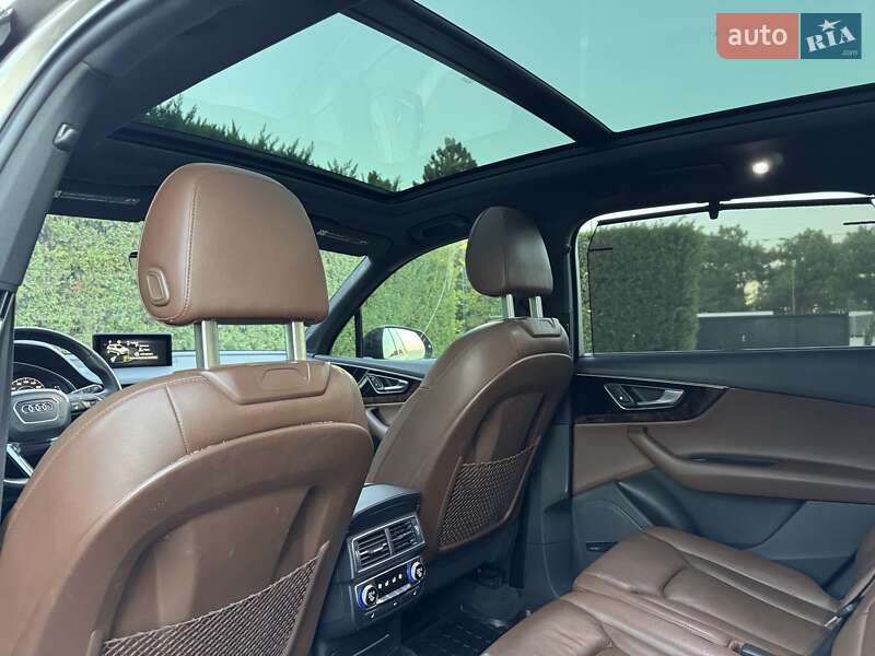 Внедорожник / Кроссовер Audi Q7 2016 в Киеве