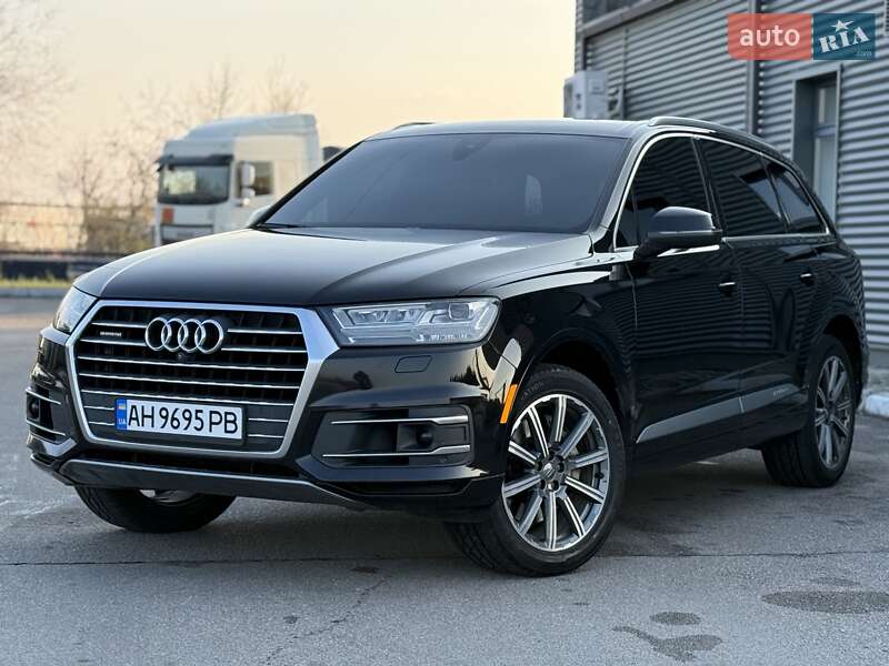 Позашляховик / Кросовер Audi Q7 2017 в Дніпрі