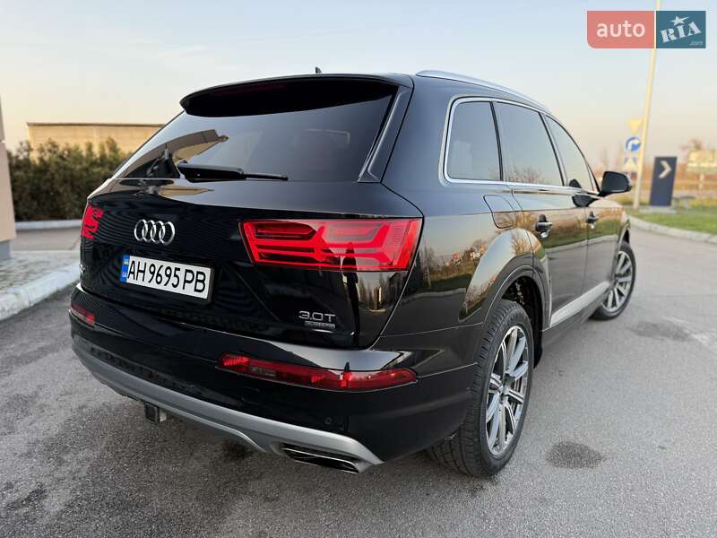 Позашляховик / Кросовер Audi Q7 2017 в Дніпрі