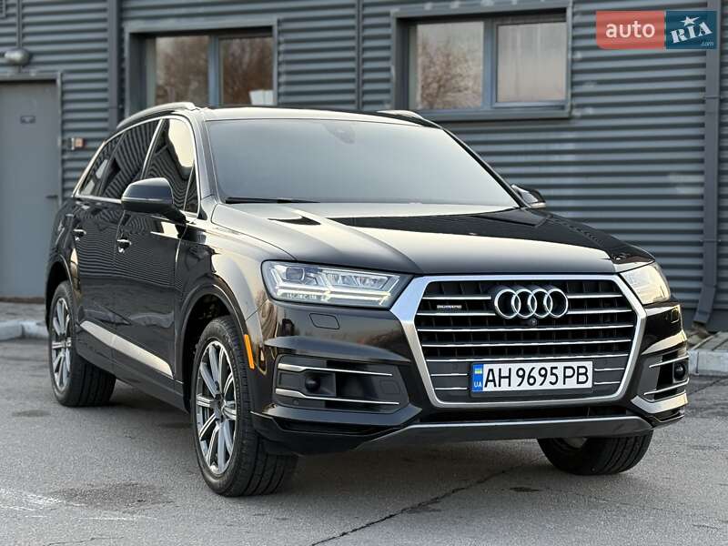 Позашляховик / Кросовер Audi Q7 2017 в Дніпрі