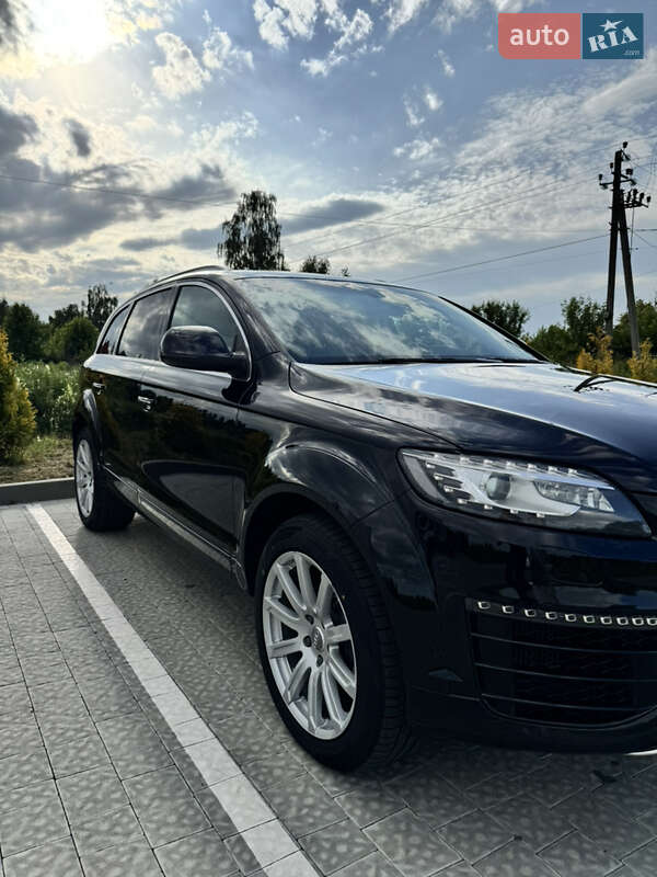 Позашляховик / Кросовер Audi Q7 2015 в Львові