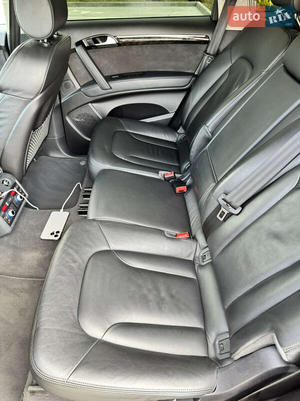 Позашляховик / Кросовер Audi Q7 2015 в Львові