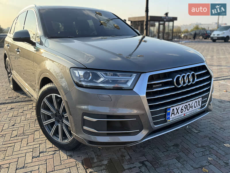 Позашляховик / Кросовер Audi Q7 2015 в Харкові