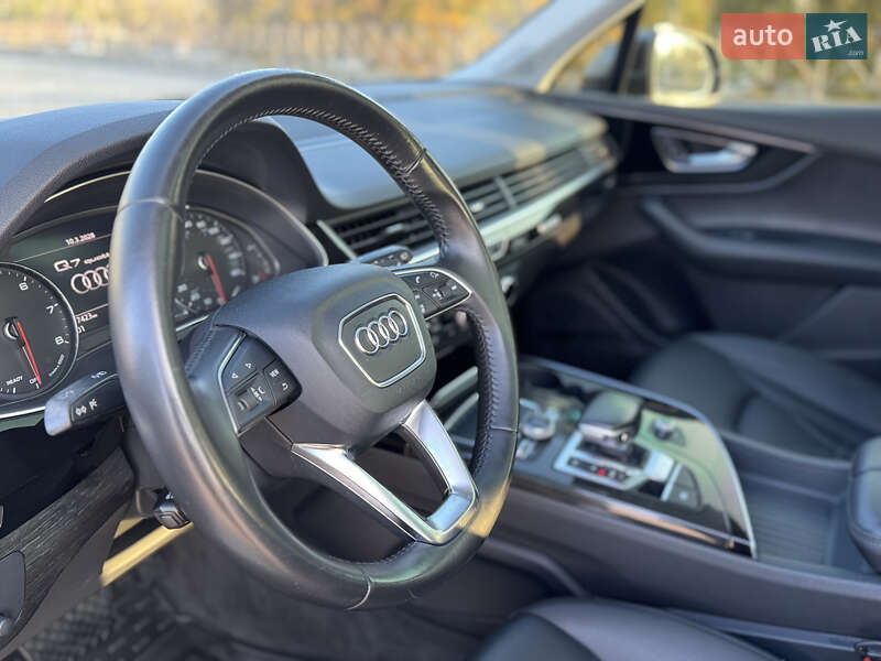 Позашляховик / Кросовер Audi Q7 2015 в Харкові