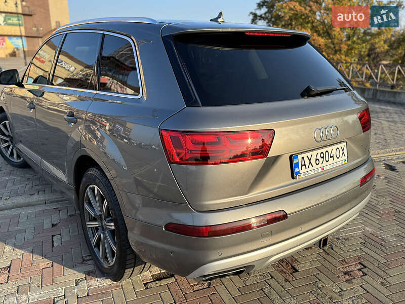 Позашляховик / Кросовер Audi Q7 2015 в Харкові