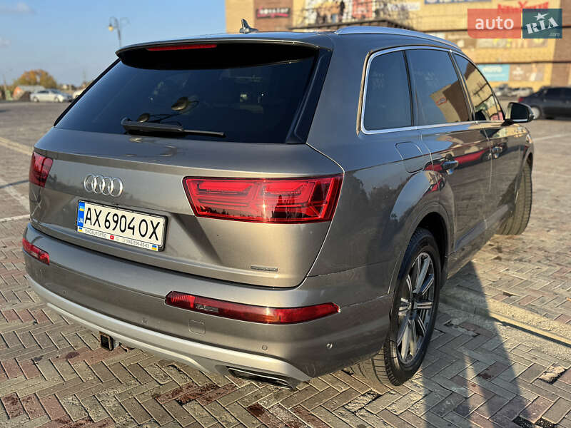 Позашляховик / Кросовер Audi Q7 2015 в Харкові