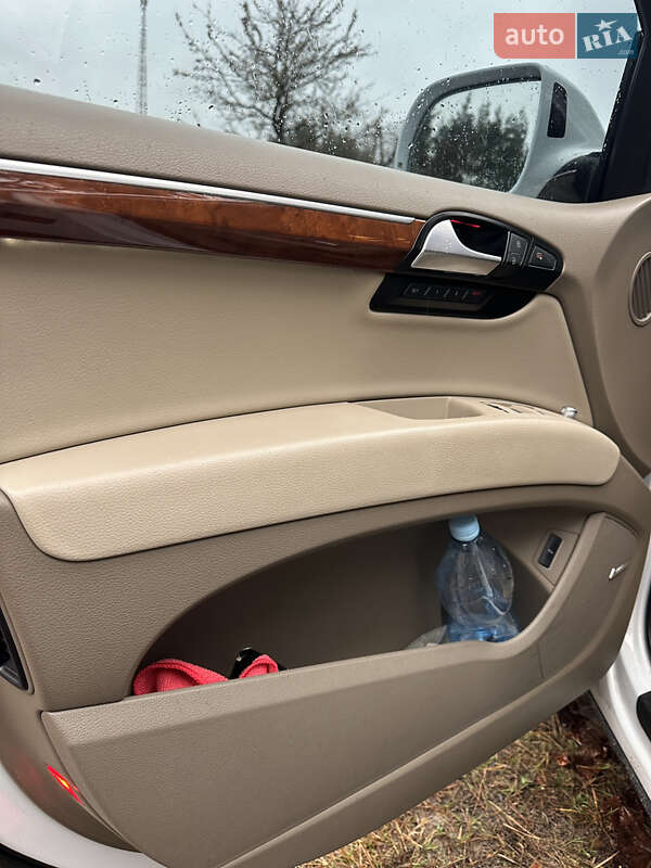 Внедорожник / Кроссовер Audi Q7 2013 в Коростене