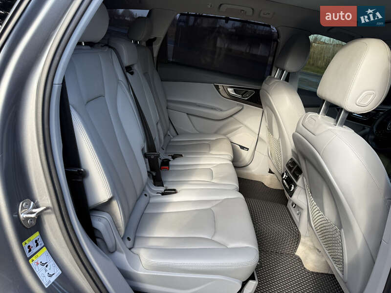 Позашляховик / Кросовер Audi Q7 2017 в Миколаєві