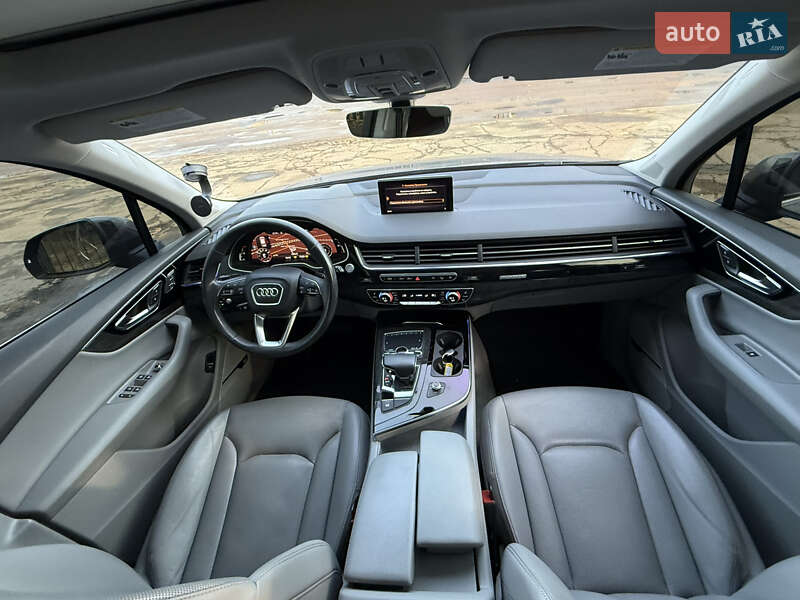 Позашляховик / Кросовер Audi Q7 2017 в Миколаєві