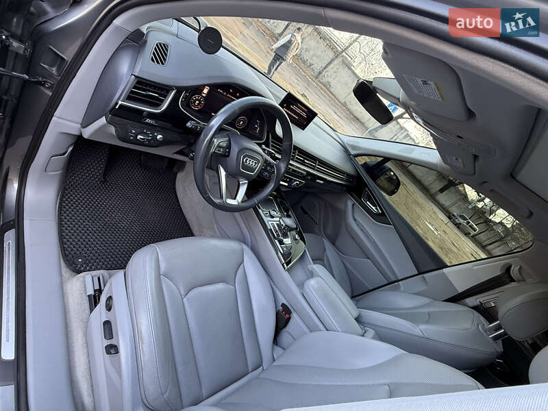 Позашляховик / Кросовер Audi Q7 2017 в Миколаєві