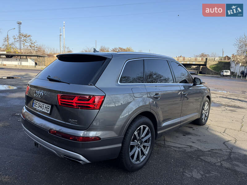 Позашляховик / Кросовер Audi Q7 2017 в Миколаєві