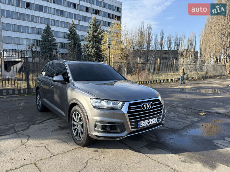 Позашляховик / Кросовер Audi Q7 2017 в Миколаєві