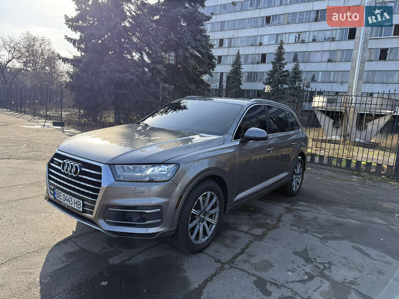Позашляховик / Кросовер Audi Q7 2017 в Миколаєві
