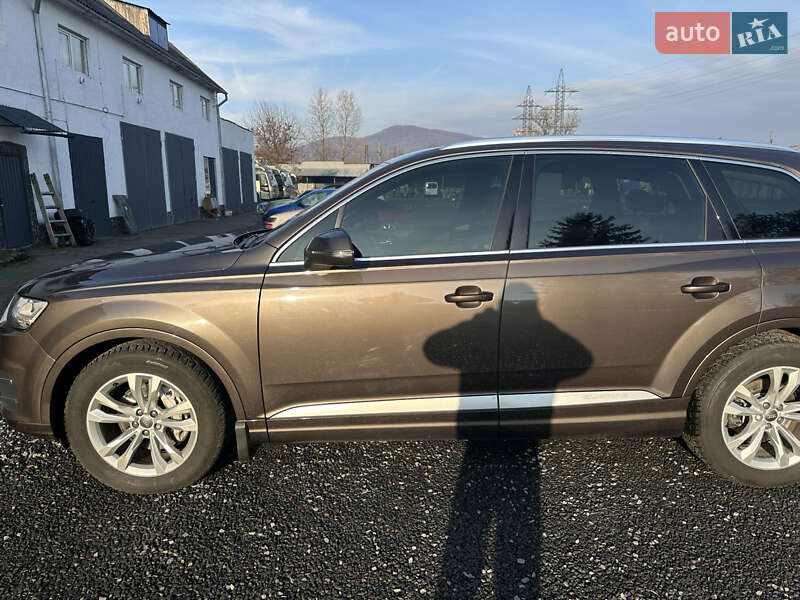 Позашляховик / Кросовер Audi Q7 2015 в Мукачевому