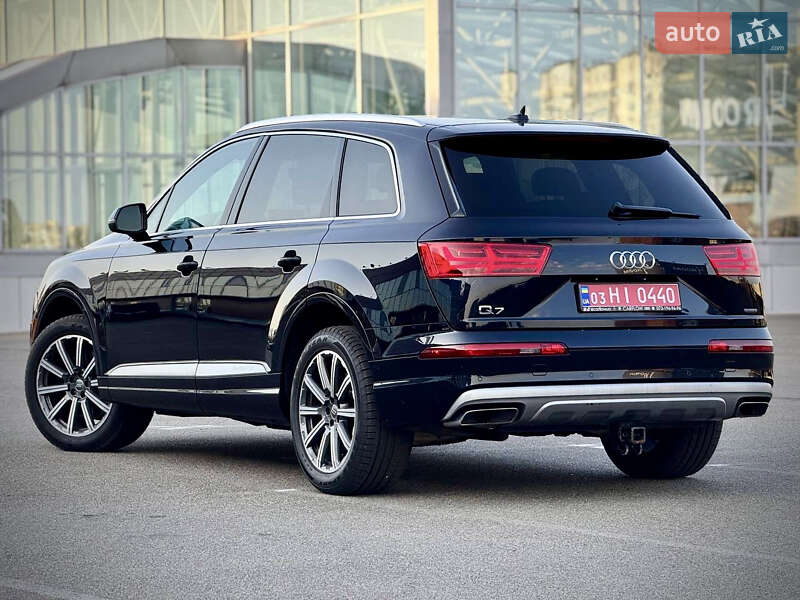 Позашляховик / Кросовер Audi Q7 2018 в Києві