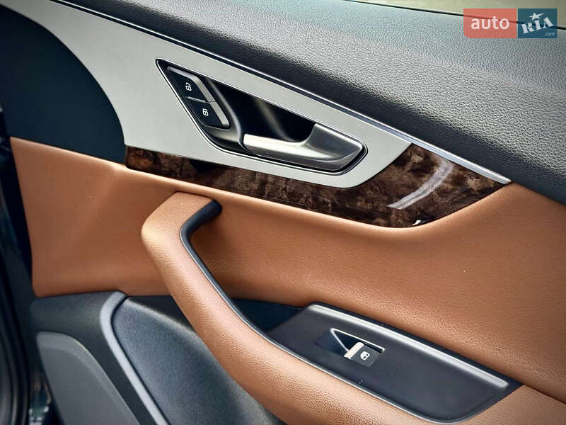 Позашляховик / Кросовер Audi Q7 2018 в Києві