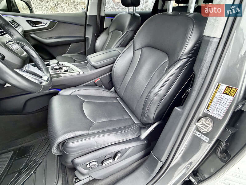 Позашляховик / Кросовер Audi Q7 2018 в Львові