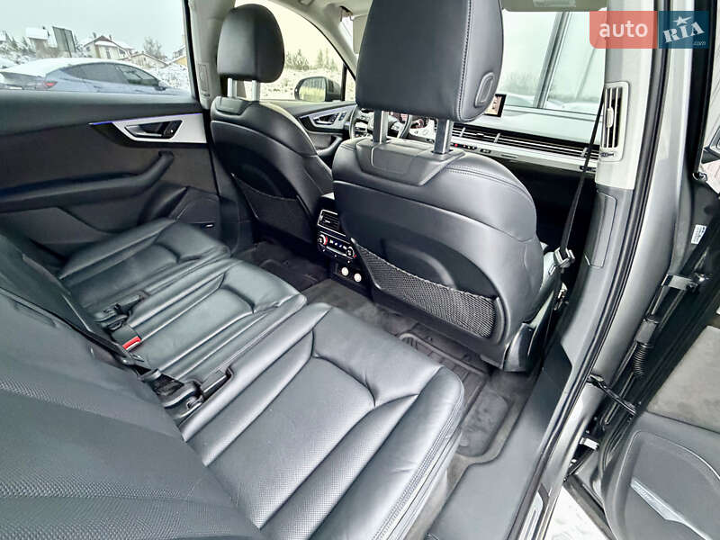 Позашляховик / Кросовер Audi Q7 2018 в Львові