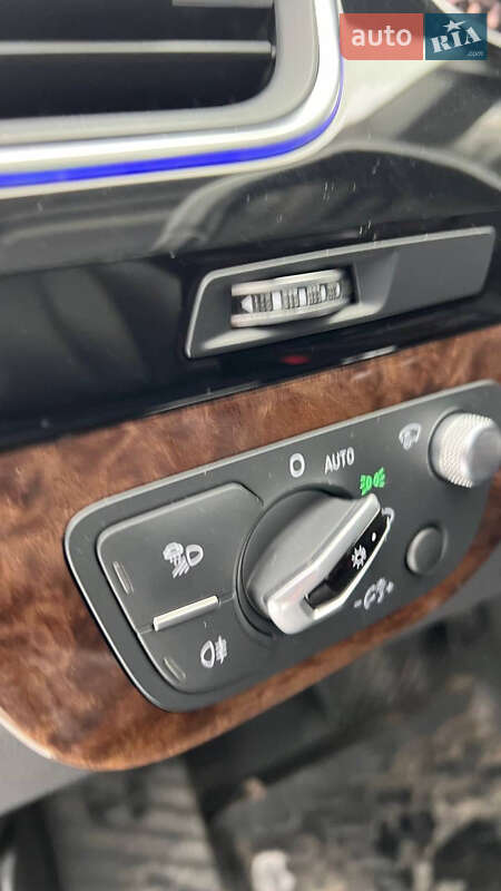 Позашляховик / Кросовер Audi Q7 2017 в Львові