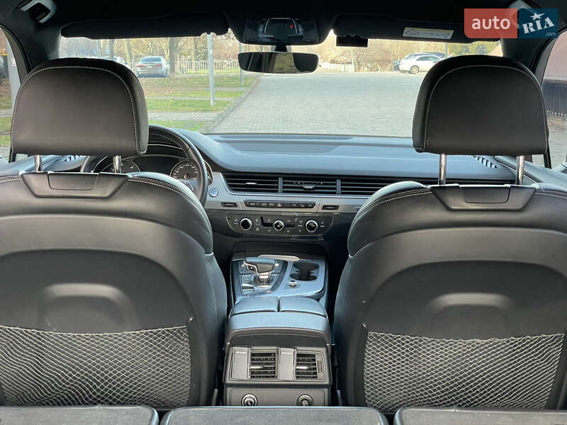 Позашляховик / Кросовер Audi Q7 2017 в Дніпрі
