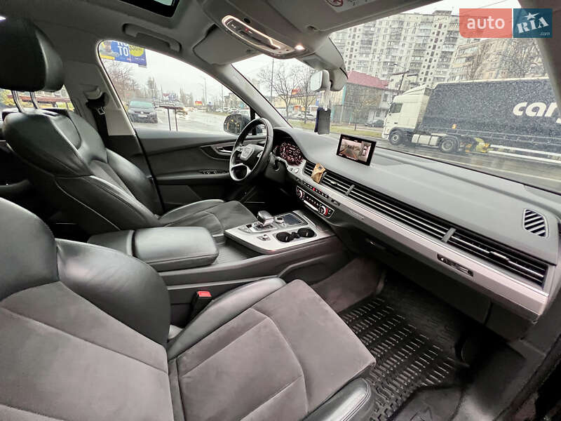 Внедорожник / Кроссовер Audi Q7 2016 в Киеве
