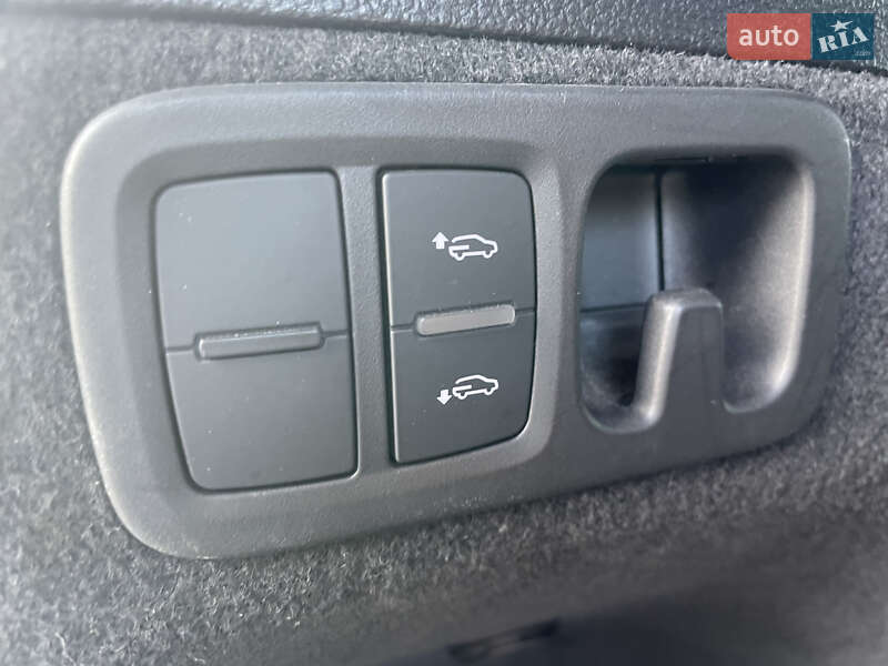 Позашляховик / Кросовер Audi Q7 2017 в Дніпрі