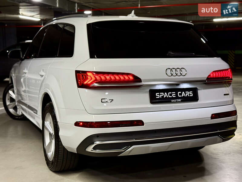 Позашляховик / Кросовер Audi Q7 2019 в Києві