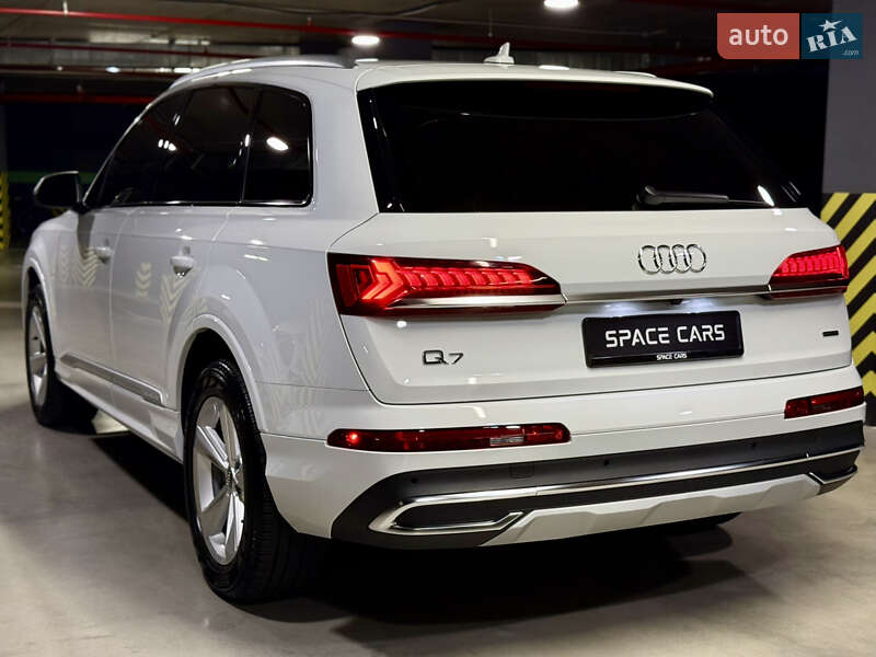 Позашляховик / Кросовер Audi Q7 2019 в Києві