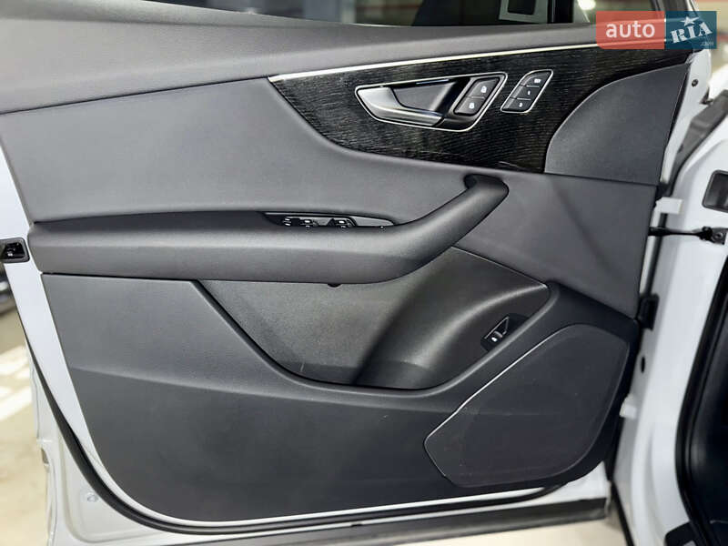 Позашляховик / Кросовер Audi Q7 2019 в Києві