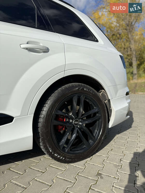 Внедорожник / Кроссовер Audi Q7 2016 в Тернополе