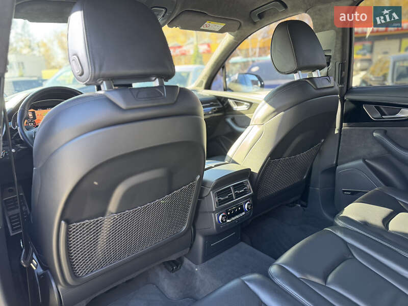 Внедорожник / Кроссовер Audi Q7 2016 в Тернополе